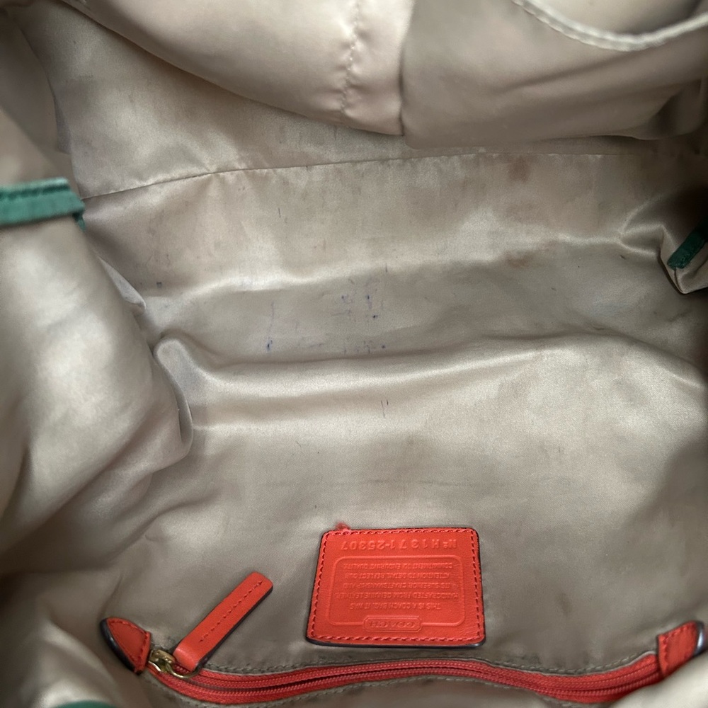 Coach Legacy Drawstring XL Shoulder Bag in navy pebbled leather - Picture 3 of 16